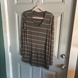 Apt. 9 White and Green Long Sleeve Tunic